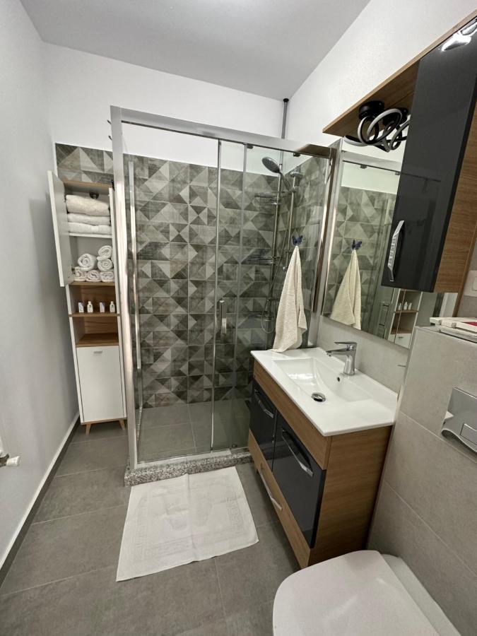 Glamart Apartment Крайова Екстериор снимка