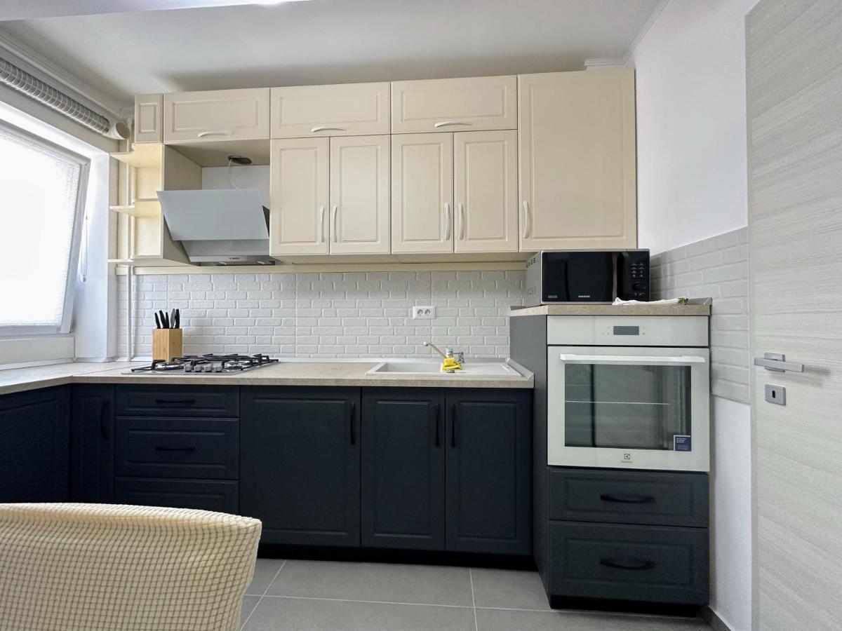 Glamart Apartment Крайова Екстериор снимка