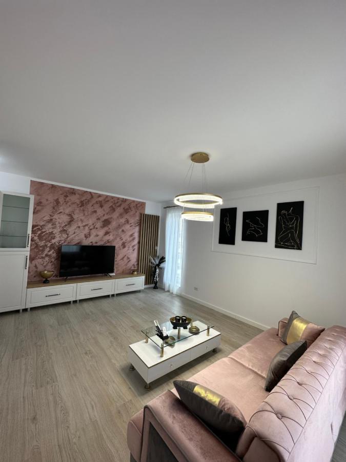 Glamart Apartment Крайова Екстериор снимка