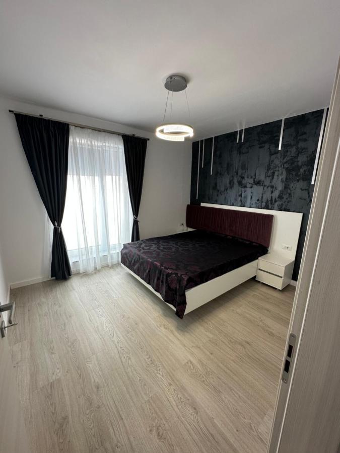 Glamart Apartment Крайова Екстериор снимка